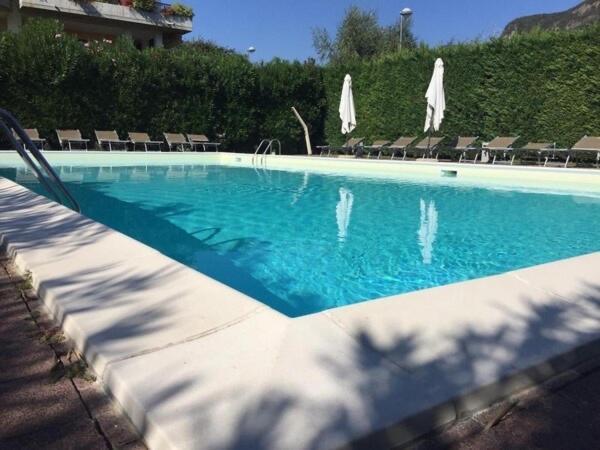 Lamonica.House Apartment Salo Bagian luar foto
